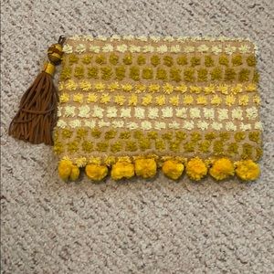 Sam Edelman Pom Pom Cluth